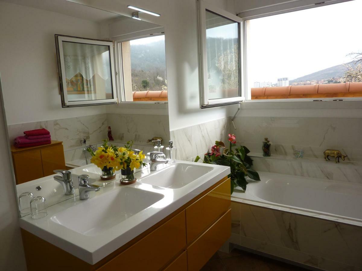 Ferienwohnung Les Terrasses De Bellemoure Cébazat Exterior foto